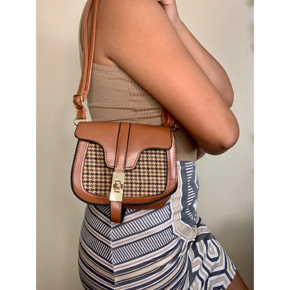 SHEIN Mini Crossbody or Over The Shoulder Purse